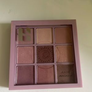 Holika Holika eyeshadow palette
